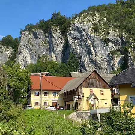 Frida's Old House Apartmán