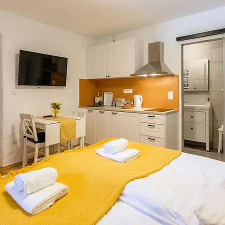 Frida's Old House Apartment *