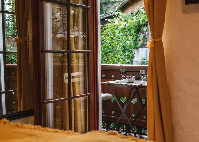 Frida's Old House בלד